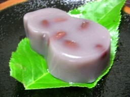 ���r� ���q