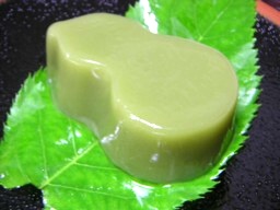 ���r� ����