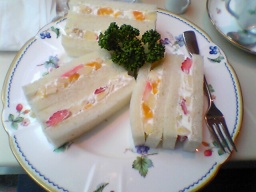 �T���h�C�b�`(�t���[�c)